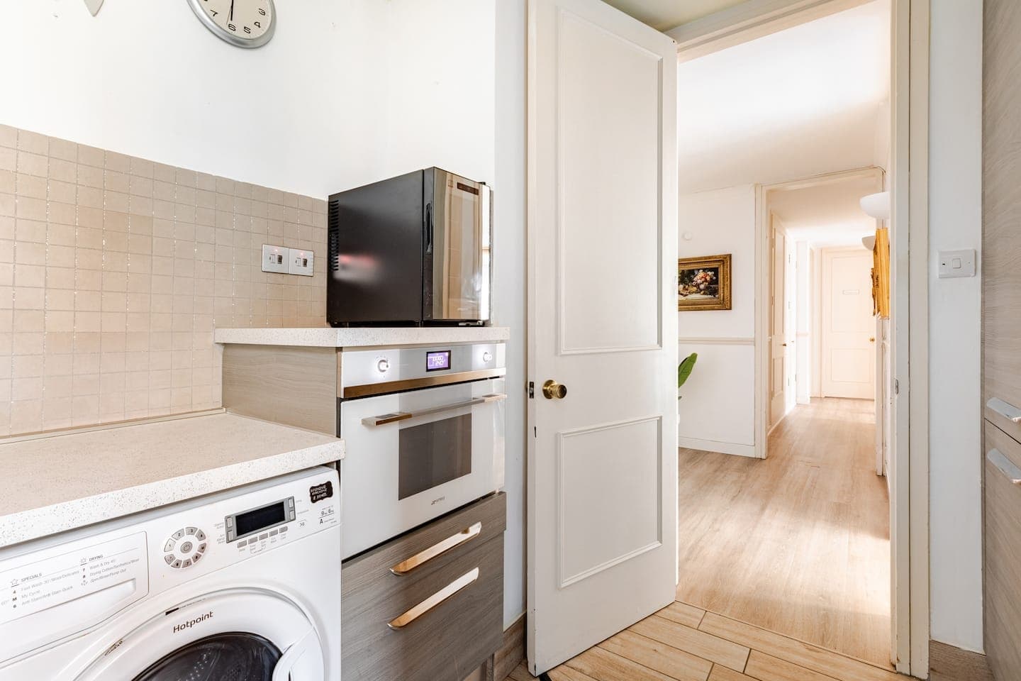 2 Bedrooms · 2 Bathrooms in Greater London — Dubai Holiday Rentals — Photo 4